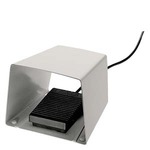 Купить 3SE3902-4CA20 (3SE39024CA20, 3SE39O2-4CA2O, 3SE39O24CA2O) НОЖНОЙ ВЫКЛЮЧАТЕЛЬ ПЛАСТИКОВЫЙ КОРПУС ПЕДАЛЬНАЯ КНОПКА, ОДНА ПЕДАЛЬ, С КОЖУХОМ, 1 CO