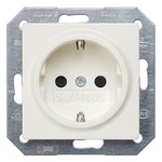5UB1518 DELTA I-SYSTEM ТИТАНОВО-БЕЛЫЙ РОЗЕТКА SCHUKO 10A DC/16A AC 250В C ЗАЩИТНЫМ КОНТАКТОМ C ЗАЩИТНЫМИ ШТОРКАМИ C БЕЗРЕЗЬБОВЫМИ КОНТАКТНЫМИ ЗАЖИМАМИ  ЭЛ.-МЕХ.ЧАСТЬ
